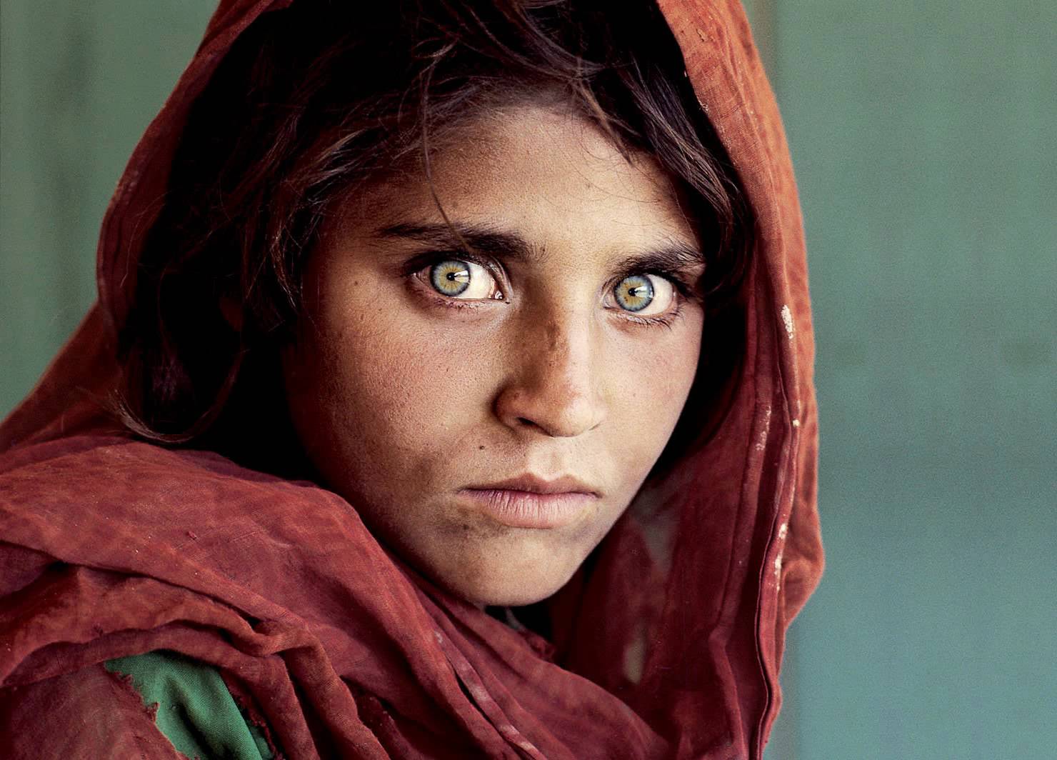 Иранская девочка фото с голубыми глазами