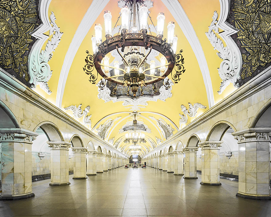 Moscow Metro Station Art - The Most beautiful Subway System In The ...