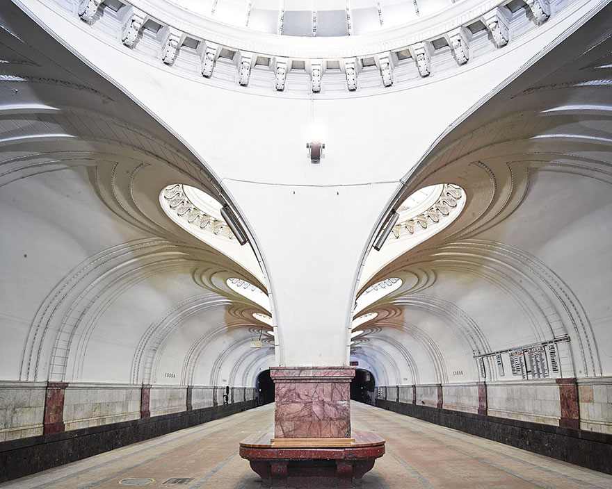 Moscow Metro Station Art - The Most beautiful Subway System In The ...