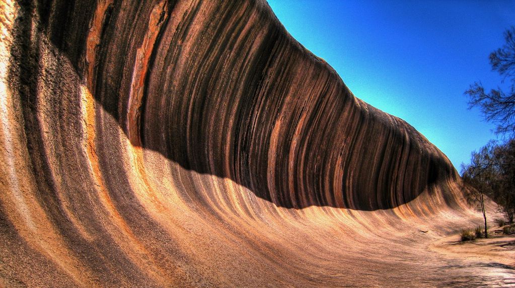 46 Foot High Giant Wave Rock - Natural Rock Formation Australia | Reckon Talk