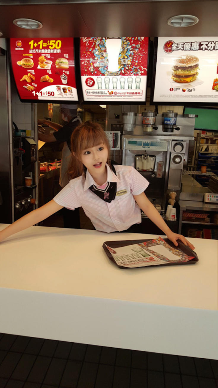 Cutest Taiwanese Waitress "Weiwei" | 16 Viral Instagram ... - 735 x 1307 jpeg 113kB