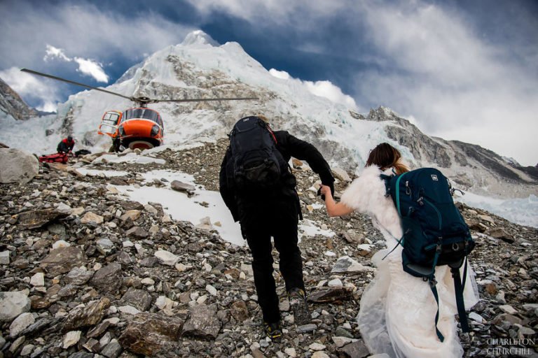 11 Epic Pics Of Couple Who Gets Married On Mount Everest Reckon Talk